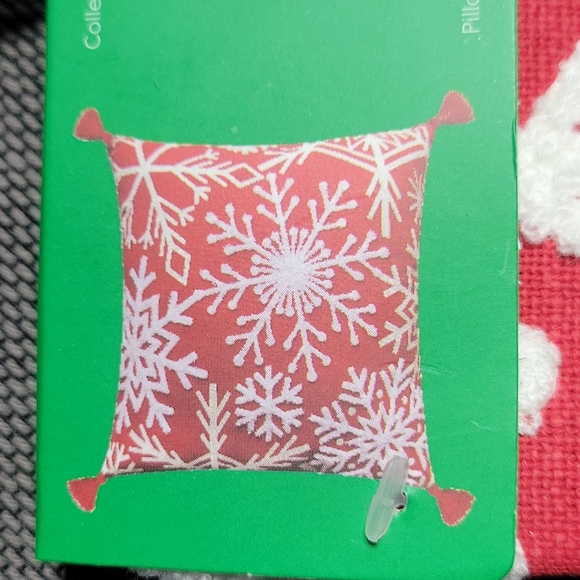NWT 2pc COVERS PILLOW Christmas snowflake, red & white, by Place & Time - Picture 2 of 6